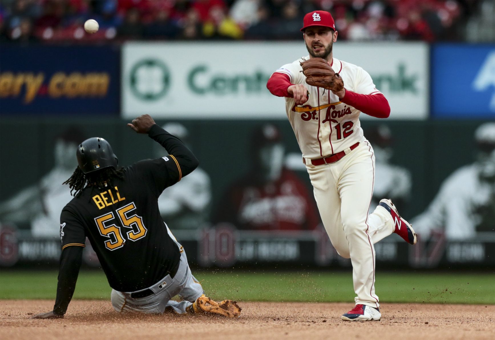 Cardinals duel Pirates